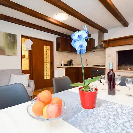 Pula, Istia 9 Apartman *