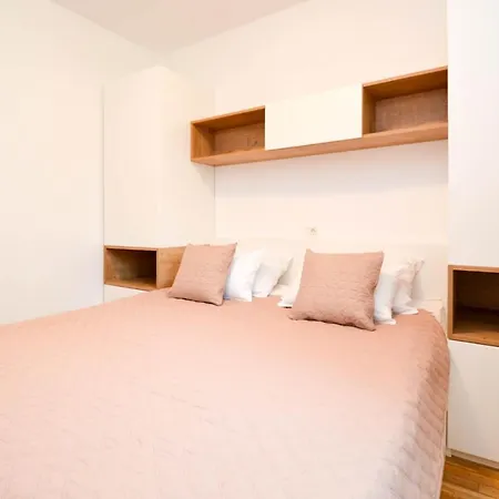 Pula, Istia 9 Apartman