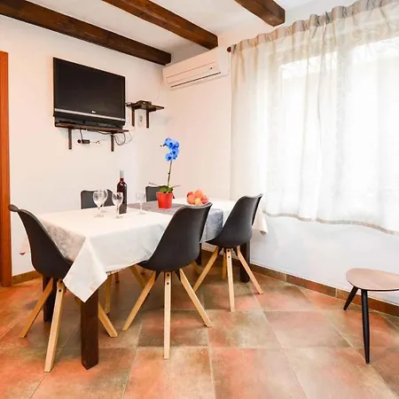 Apartment Pula, Istia 9