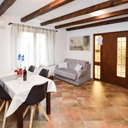 Pula, Istia 9 Apartment *